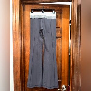 Women’s lululemon yoga pants